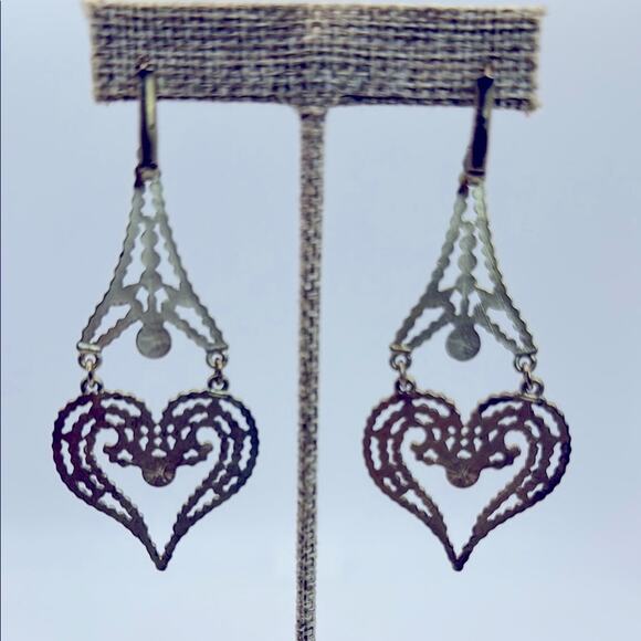 NEW! Francesca’s Elegant Gold Heart Drop Earrings - Picture 5 of 8